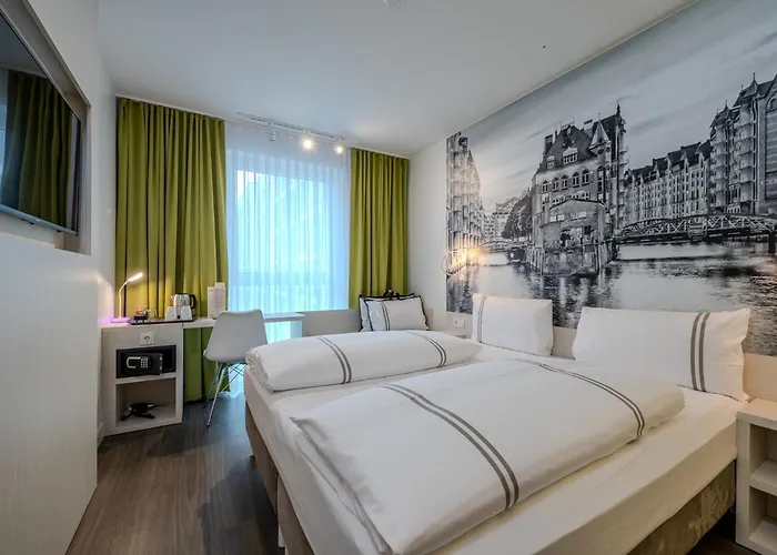 Super 8 By Wyndham Hamburg Mitte Hotel